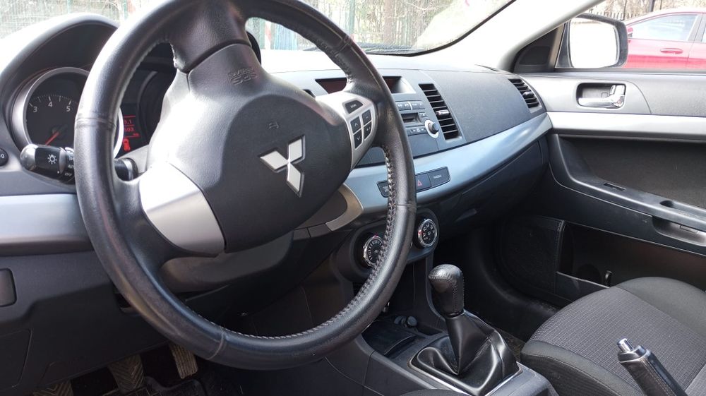 MITSUBISHI Lancer 2011 — imagine 2