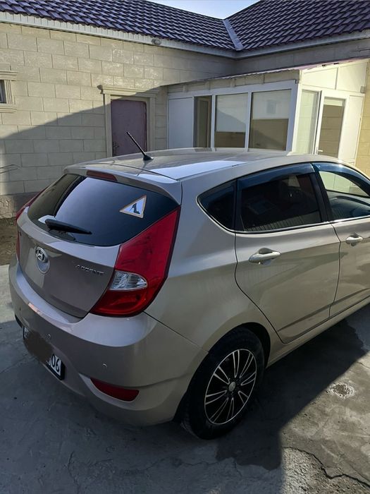 Hyundai Accent 2013