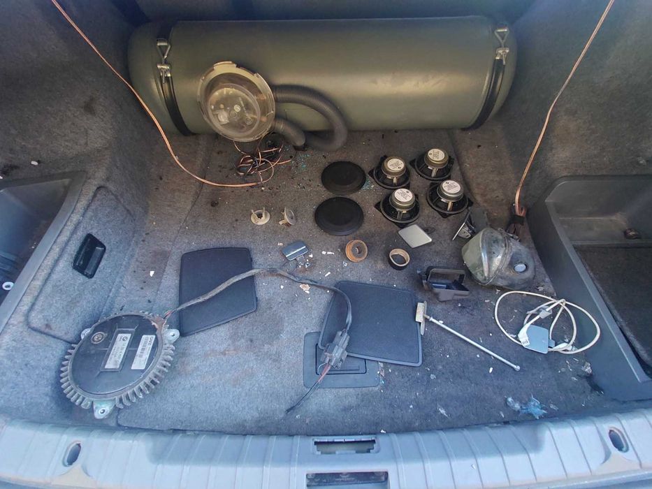 На части БМВ Е90 330и 258 коня БМВ - BMW e90 330i 258 hp