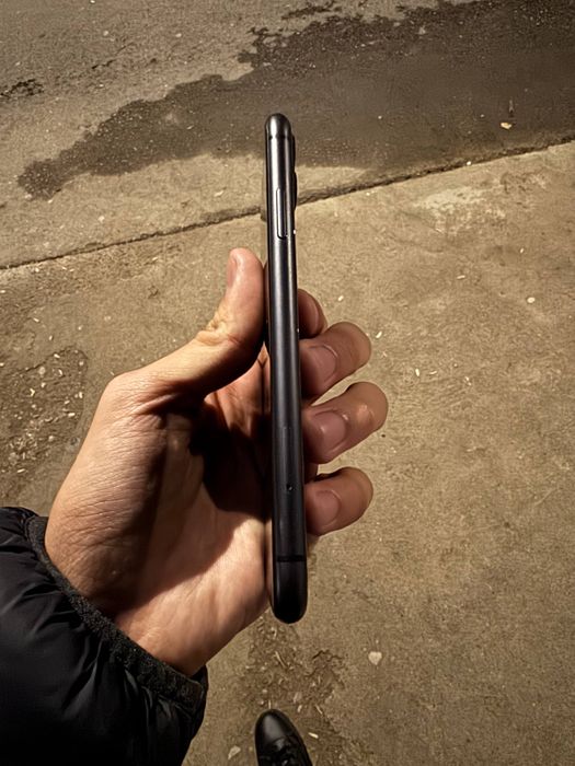 Iphone 11 128Gb qora