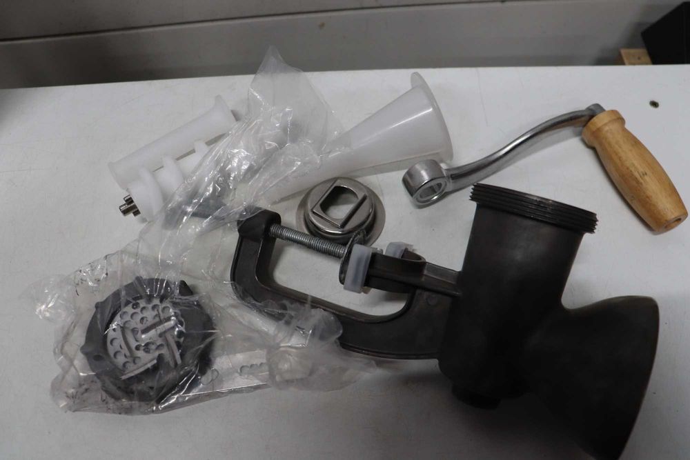 Месомелачка Metaltex, алуминий, сребриста, 10x14x26,5 см, лек ДЕФЕКТ