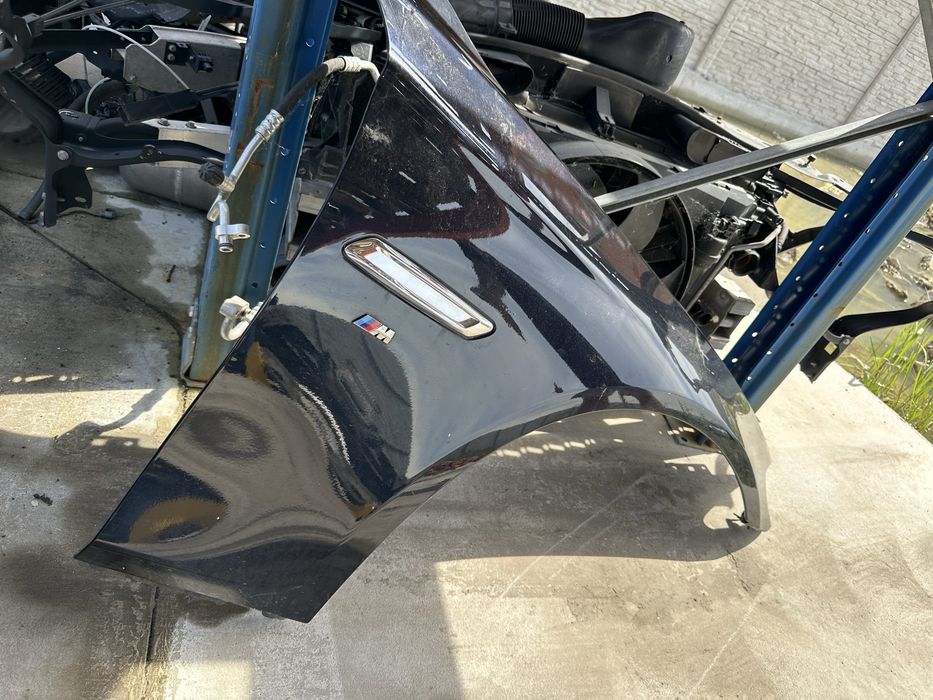 Aripa stanga / dreapta BMW seria 5 f10 / f11 culoare ALB / Negru / Gri / B39 / A90 / B90 / 475 / 668 / 689 / A89 / 416