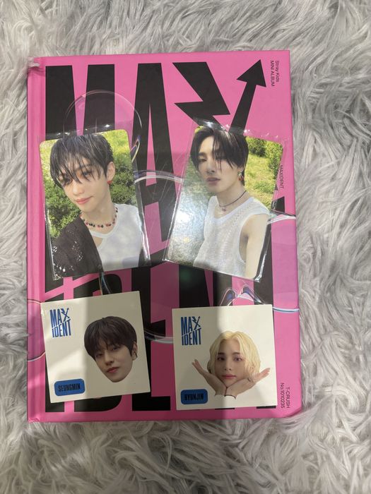 Продам официальный альбом MAXIDENT STRAY KIDS