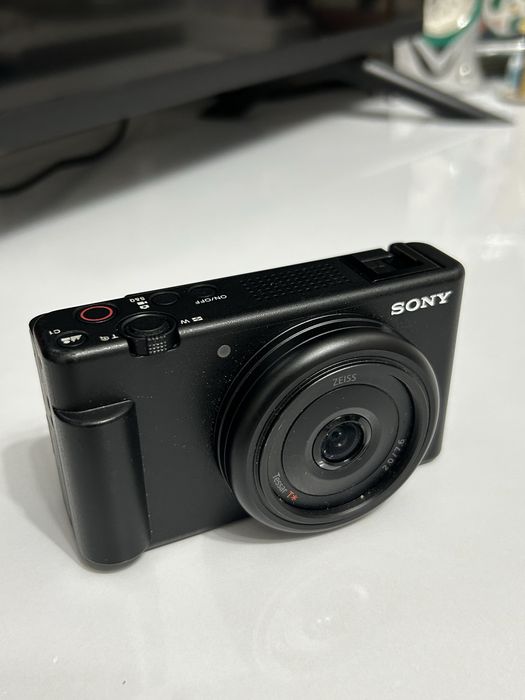 Продам sony zv 1f