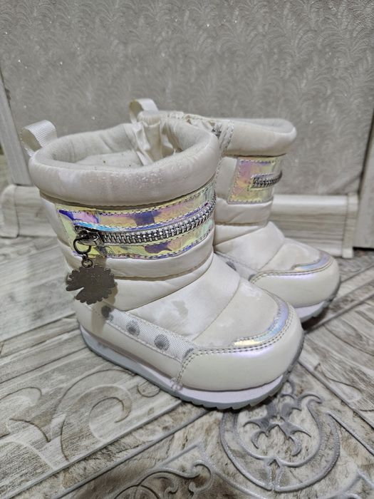 Продам сапоги-дутыши 23 р