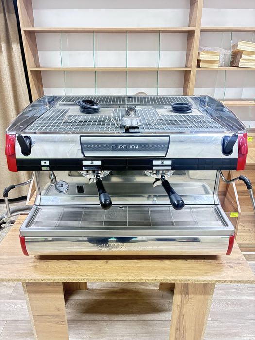 Nuova Simonelli Aurelia II — профессиональная кофемашина для кофейни