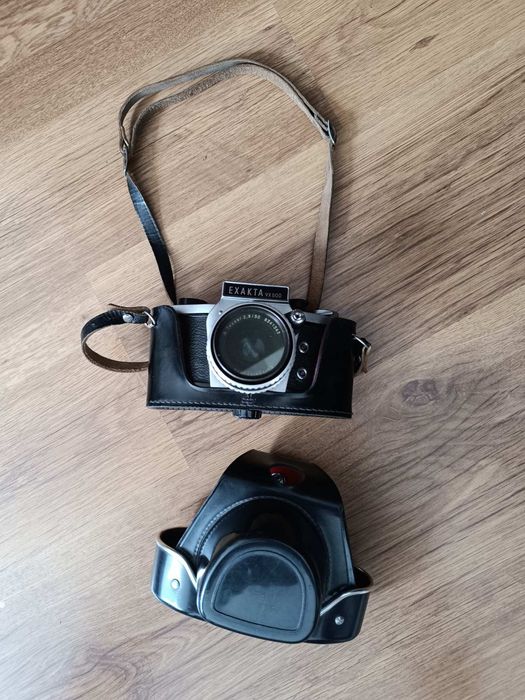 Ретро фотоапарат Exakta VX 500 с обектив Carl Zeiss Jena Tessar 2.8/50 + кожен калъф