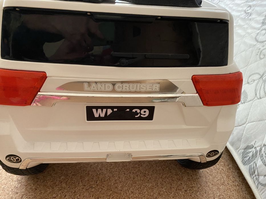 Срочно  детскую  машинку  продам .