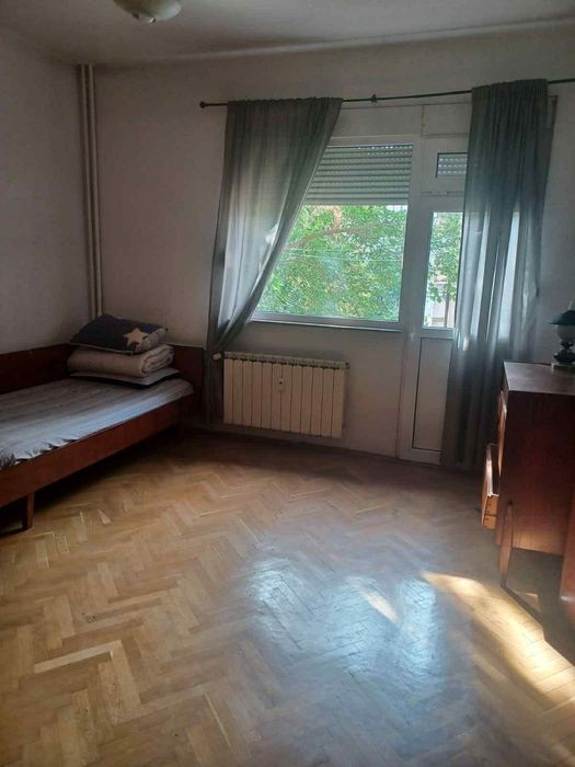 Дава се под наем Тристаен апартамент в София, Център - 130 кв.м за 757.86 € - Снимка #3