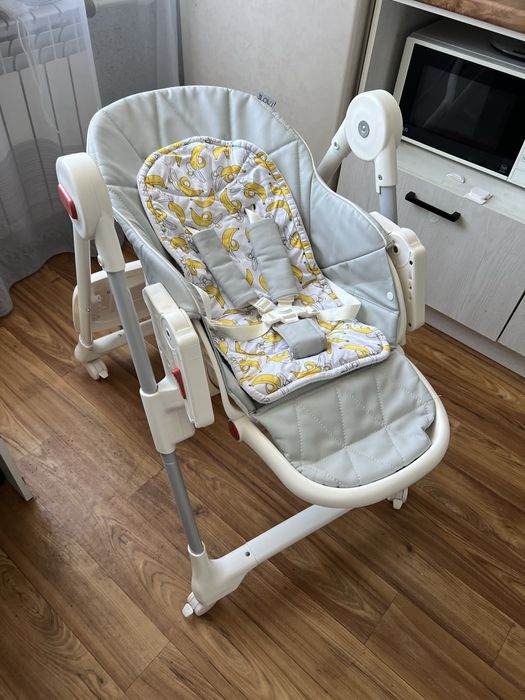 Стульчик для кормления ILovi Frutti серый