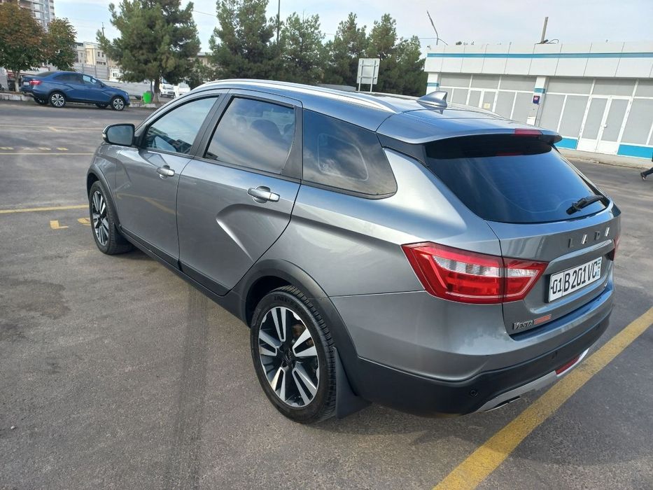 Lada vesta cuross 2019 yil  yurgani 206 ming halol kiraskasi toza