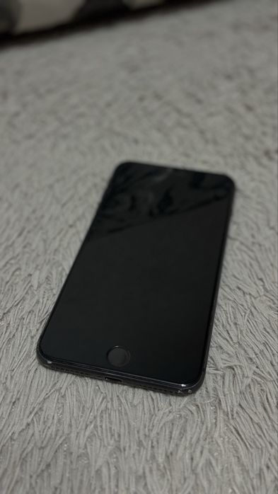 iPhone 8+ в отличном состояний