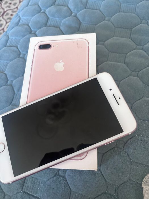 Iphone 7+  розовый цвет