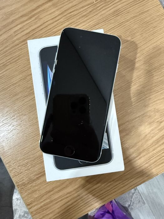 Iphone se 128gb 2020 года
