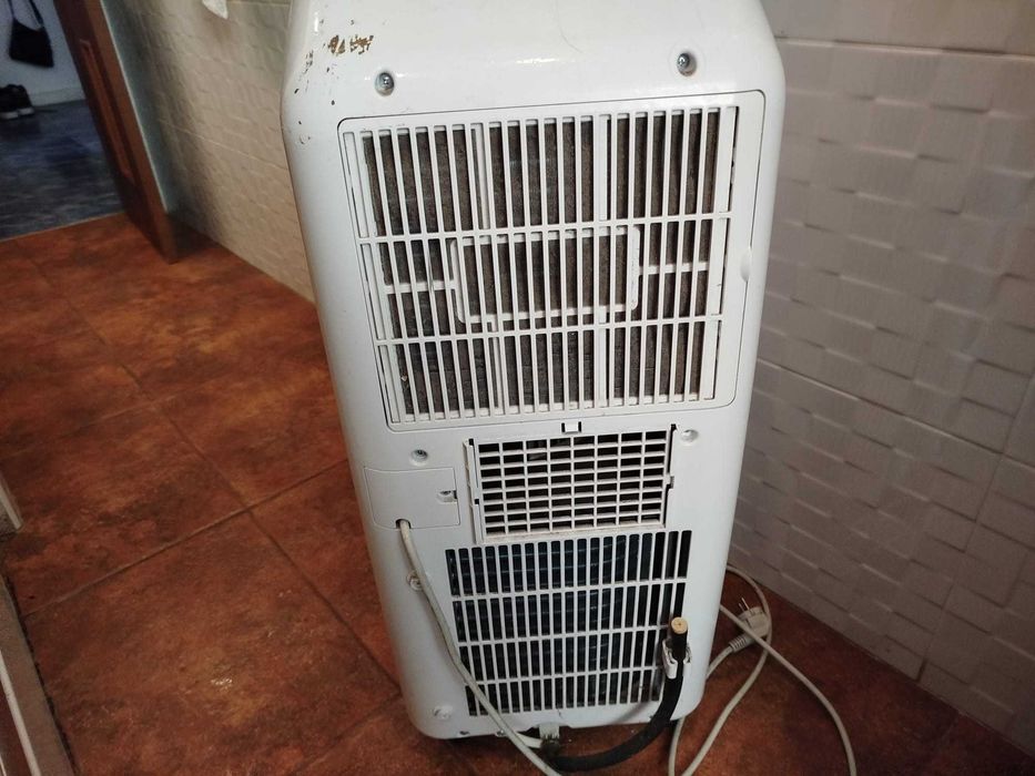 Aer conditionat portabil Trotec PAC 2600E,  9.000 Btu,; second hand !