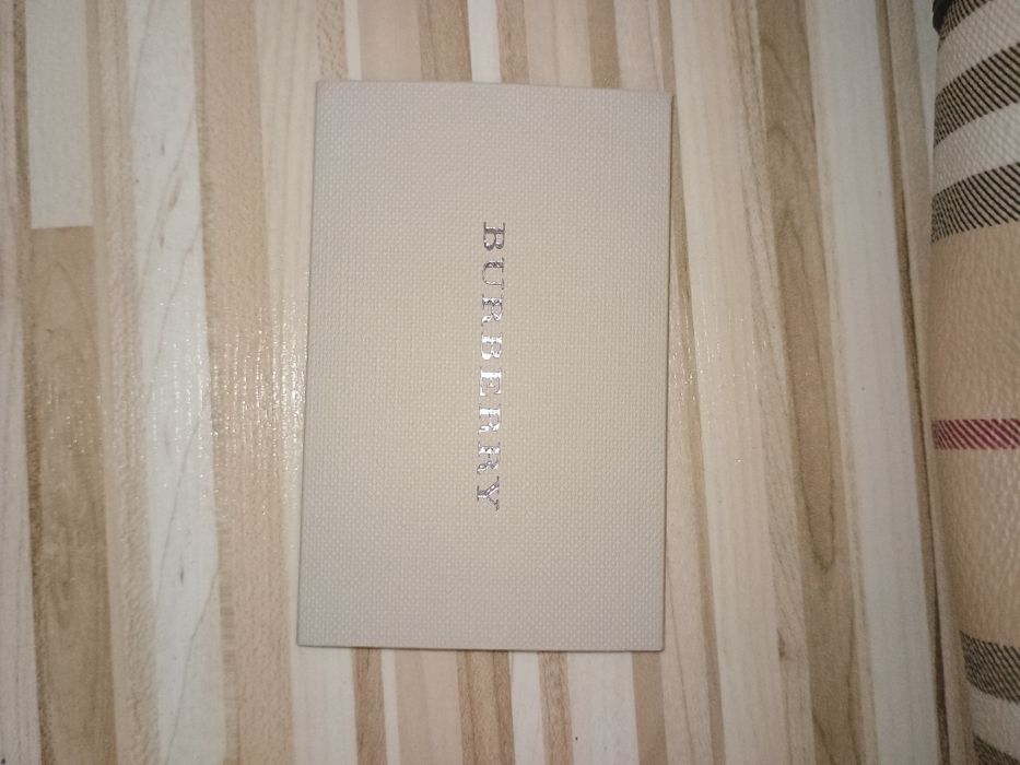geanta Burberry noua