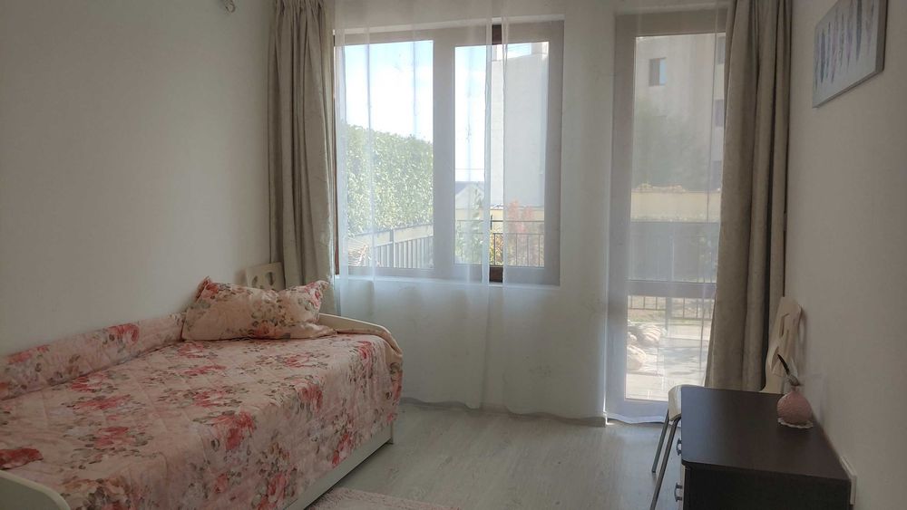 Дава се под наем Двустаен апартамент в Варна, м-т Траката - 48 кв.м за 459 € - Снимка #2