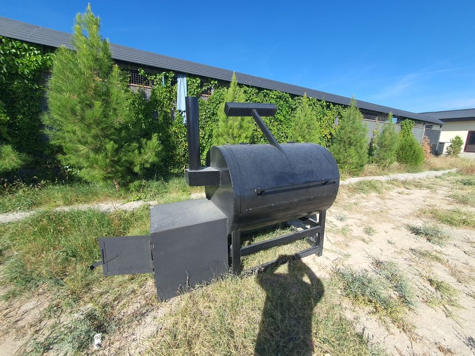 Срочно продаются два смокера для BBQ.