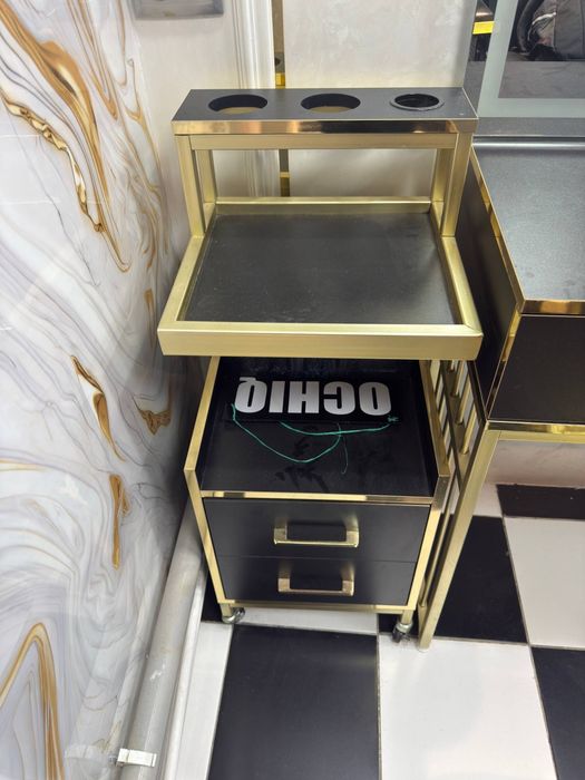 Sartaroshlar salon mebelari sotiladi kfeslo kamoy pyna