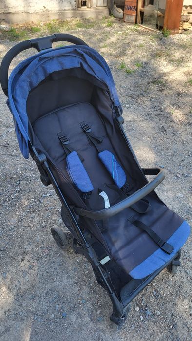 Детская прогулочная коляска