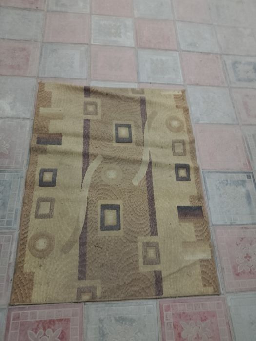 Продам ковры и паласы б.у. в отличном состоянии