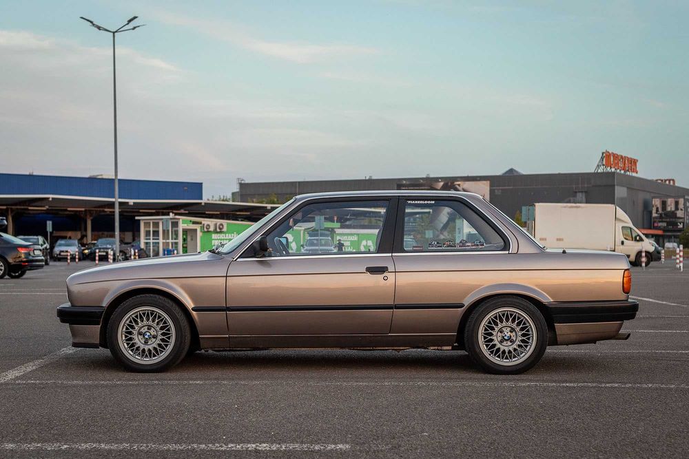 BMW Seria 3 1988 — imagine 3
