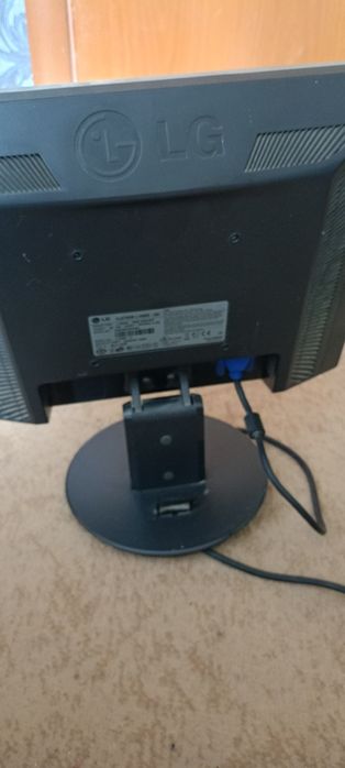 Монитор LG 19 диагональ