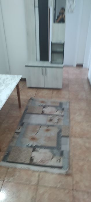 De închiriat apartament 3 camere