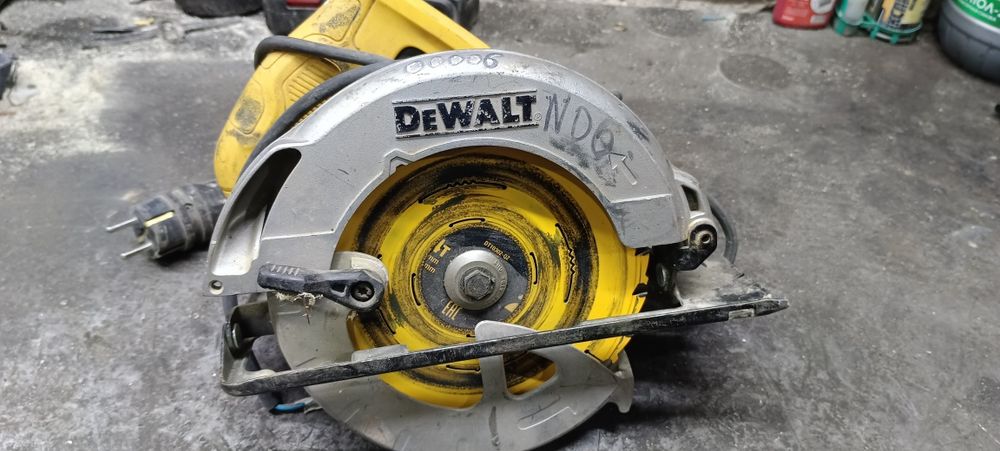 Электроинструмент фирма DeWalt