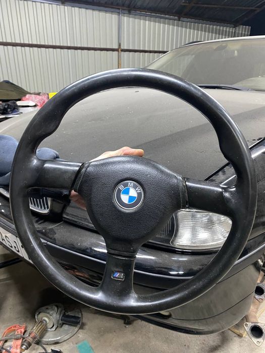 БМВ е34 по запчастям.