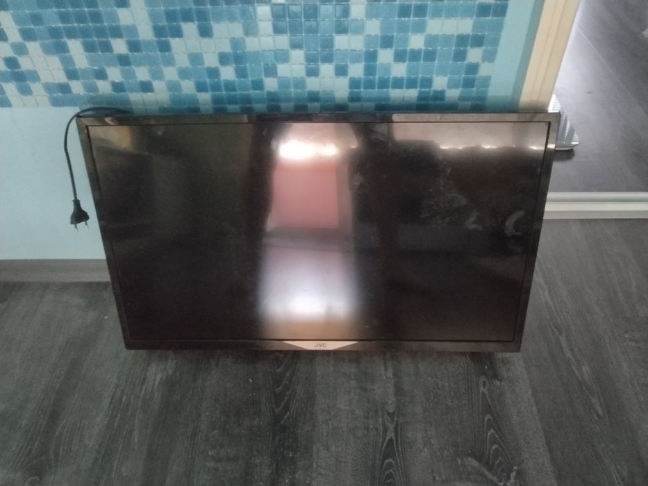 32 inch телевизор JVC за части