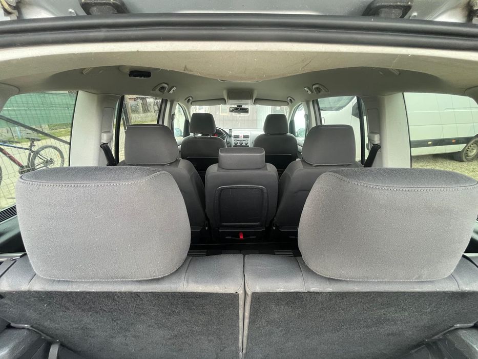 Volkswagen Touran 2.0 TDI 140 cai putere 2008 7 locuri