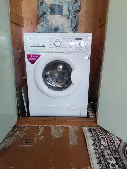 Metroni oldida 5 bekat derevyashka 2 hona ijaraga beriladi