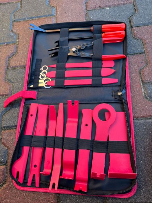 Set demontat tapitarie plastice clipsuri auto