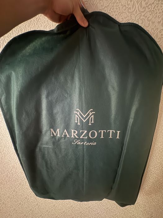 Продам мужской костюм