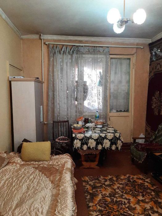 СВОЯ Продаётся ХАМЗА/Чиланзар-3кв 2-комн.1-этаж 4-этажки 63500у.е