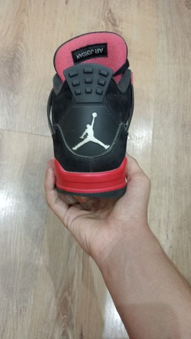 Air Jordan 4 Red Thunder