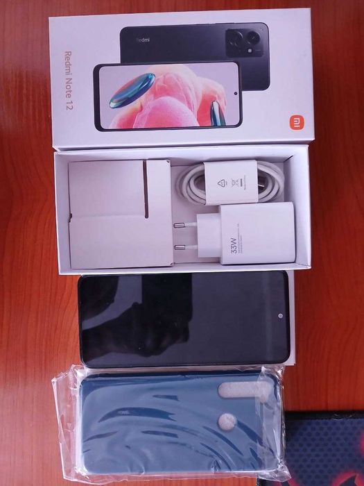 Телефон Redmi Note 12 6Gb/128Gb Onyx Gray в отличном состоянии.