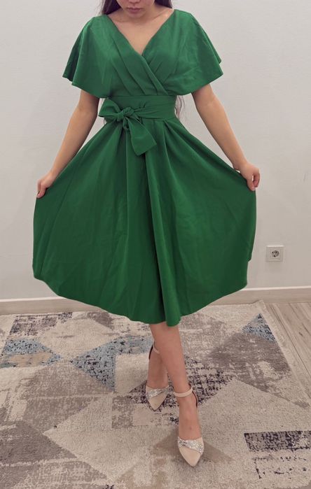 Зеленое платье