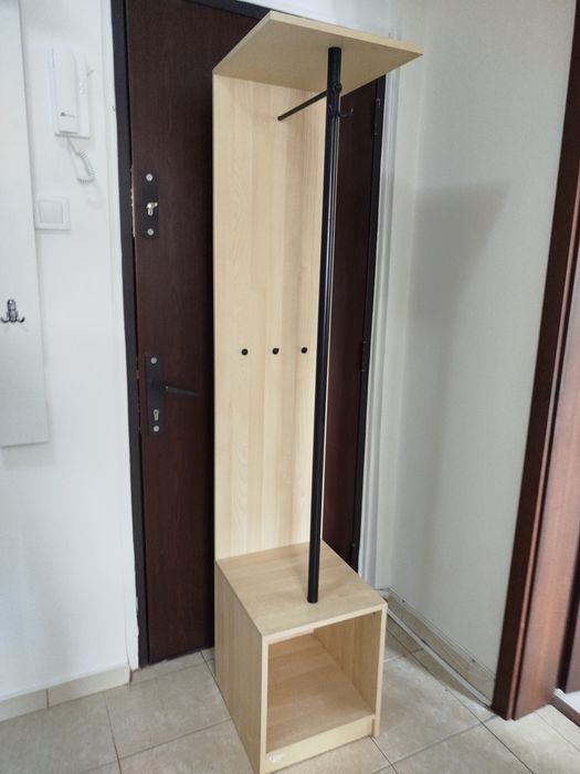 Cuier solid,  stare perfecta, aproape nou