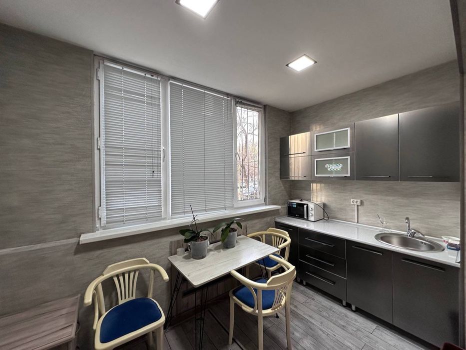 Аренда под офис с мебелью 109 кв.м ор: Ц-6 OFB Caffee isimo У дороги