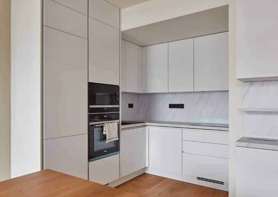 Дава се под наем Двустаен апартамент в Пловдив, Кършияка - 86 кв.м за 341.7 € - Снимка #2