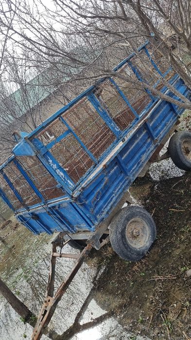 Traktor prasep sotiladi