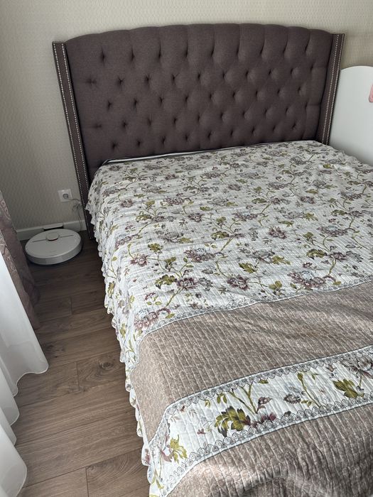 Продам кровать с матрасом 160х200