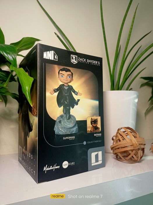 Статуетка Iron Studios DC Comics: Justice League - Superman Black Suit