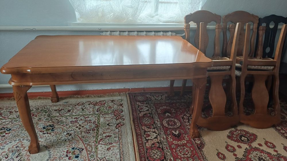 Продам стол и 4 стула