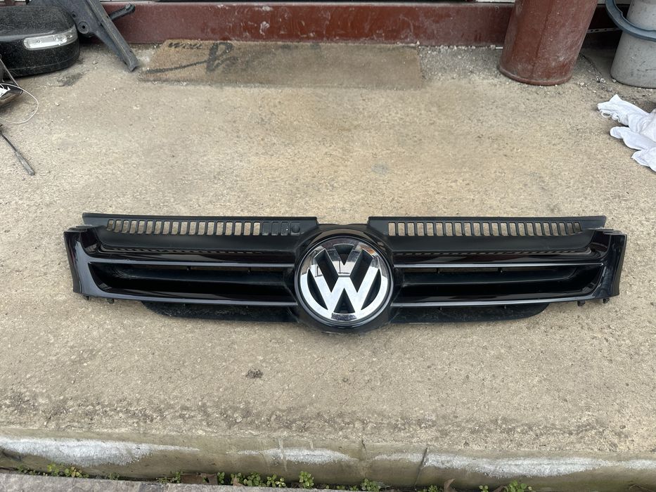 Решетка с емблема за Фолксваген Голф Плюс