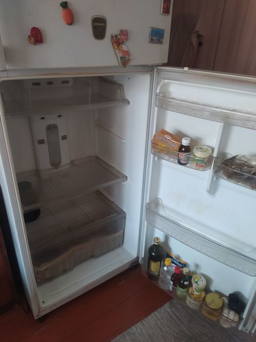 Холодильник двухкамерный