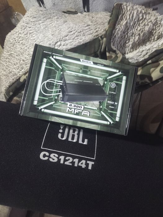 Продам сабвуфер с усилителем оригинал