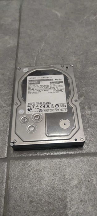 HDD hard disk Enterprise foarte fiabil Hitachi capacitate 3 TB, 7200 rpm, 64 MB buffer, pentru PC calculator desktop, sistem de supraveghere DVR NVR